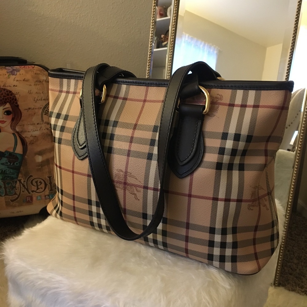 💯✅ Authentic Burberry Regent Haymarket Print Tote